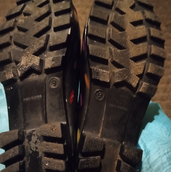 Rain boots - Picture 2 of 4